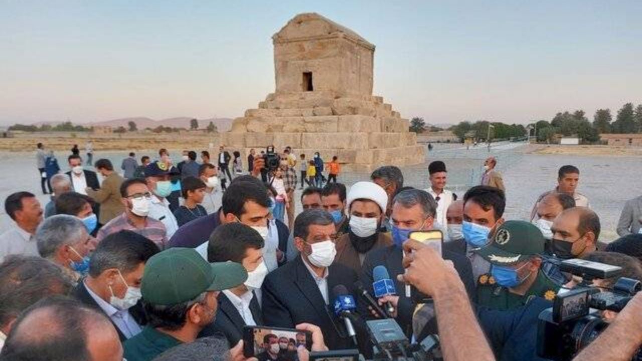 دلیل اظهارنظرهای اخیر ضرغامی نبود مشاوران خوب است