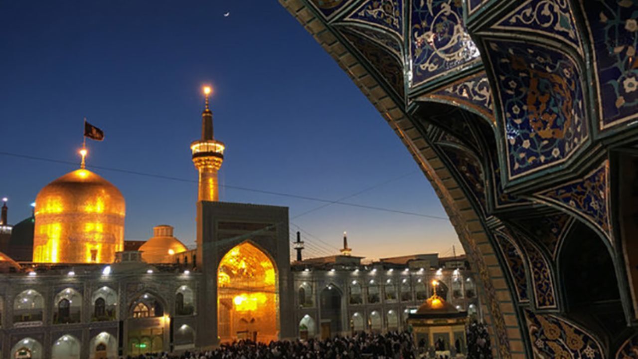 ویدئو| حرکت عجیب یک زائر در حرم امام رضا(ع)