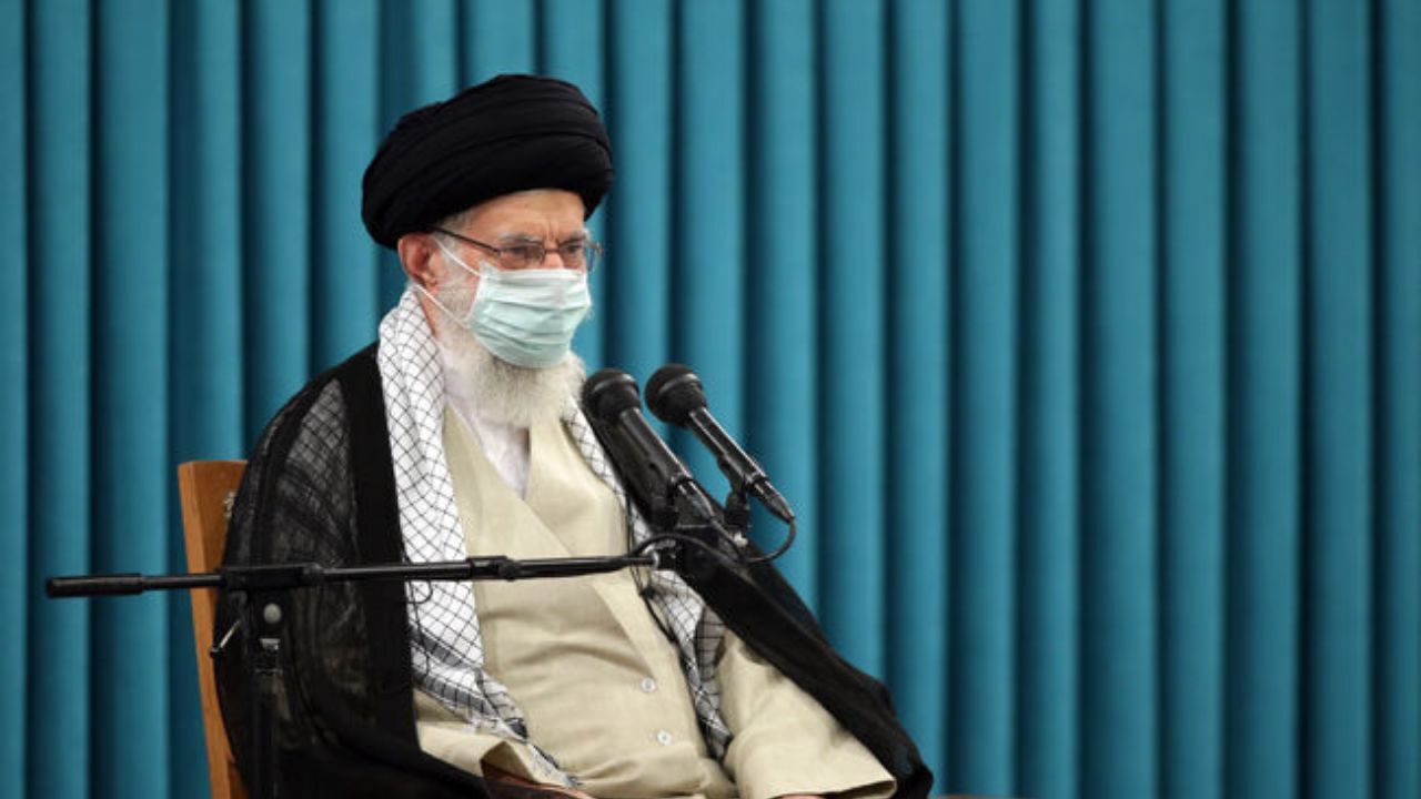 نقش عنصر دین را در فداکاری‌های دوران دفاع مقدس نادیده نگیریم/ شهرها باید به نام شهیدان مزین شوند