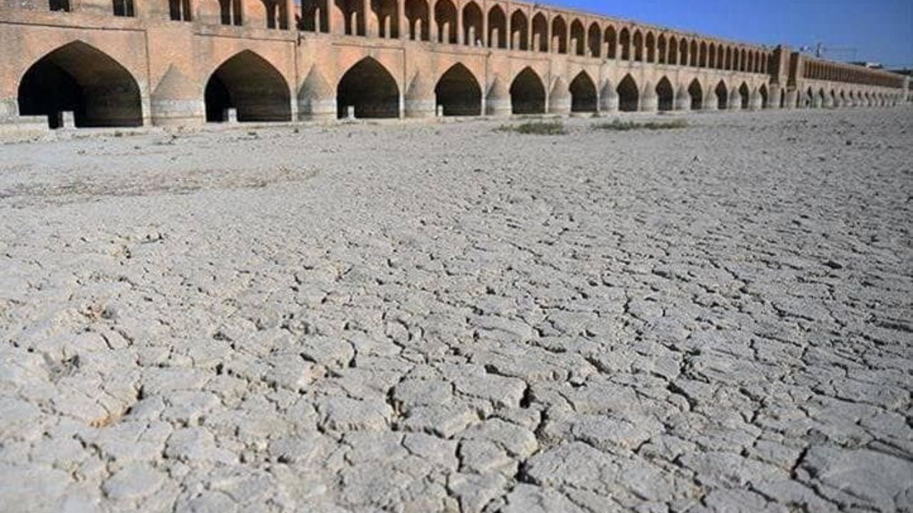 رئیس جمهور به مرکز بررسی‌های استراتژیک برای احیای زاینده رود ماموریت داد
