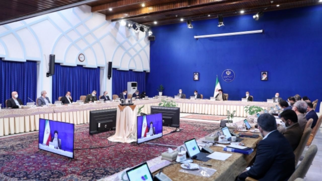 پرداخت های نامتعارف در دولت و شرکت های دولتی قابل تحمل نیست / سازمان استخدامی خواست قبل از نهایی شدن بودجه 1401 نسبت به تدوین یک نظام پرداخت عادلانه اقدام کند / سند تحول دولت در 37 مسأله اصلی کشور تدوین شده