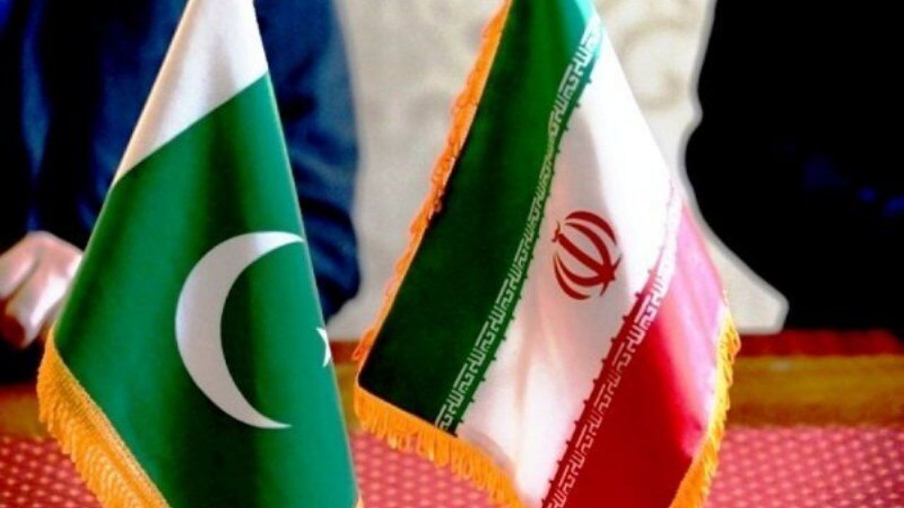بخشنامه‌ها جلوی تهاتر سنتی با پاکستان را گرفت/ اسلام آباد مانع تخلیه بار در بازارچه میرجاوه می‌شود