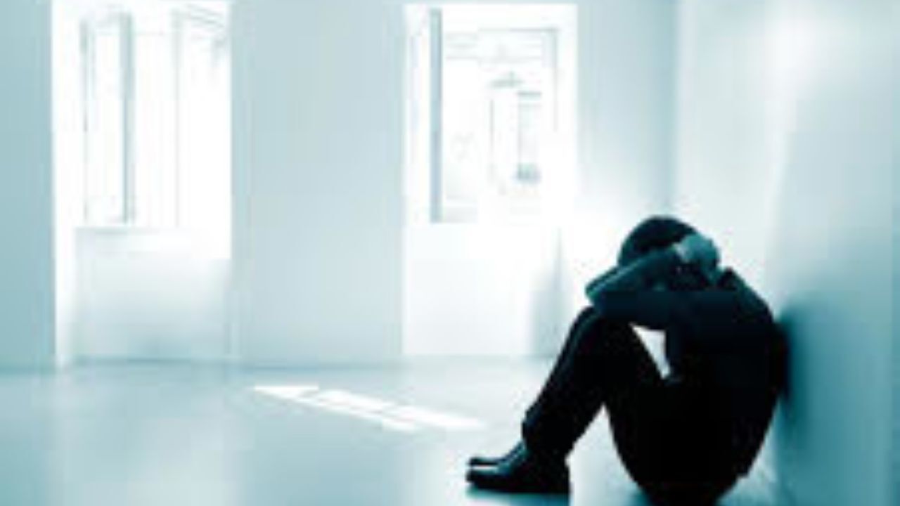 حواستان پرت است، شاید افسرده‌اید...