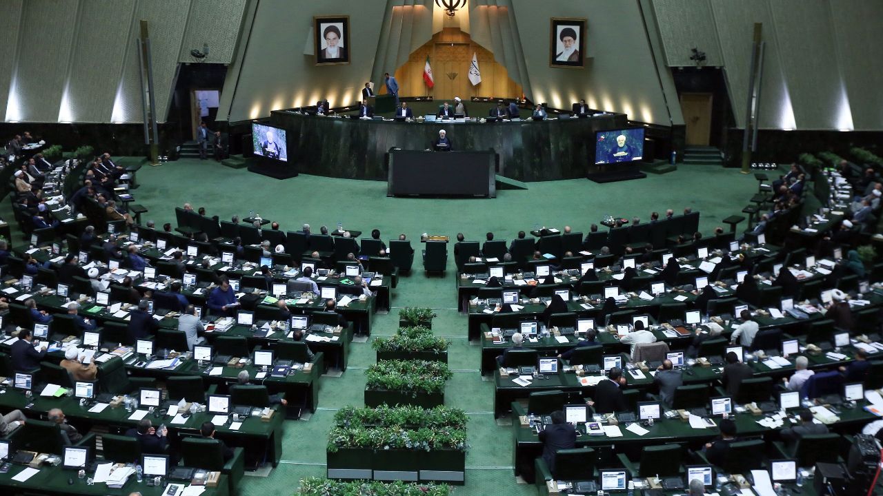 نهادهای ذیربط موضوع لغو سخنرانی لاریجانی را رسیدگی کنند