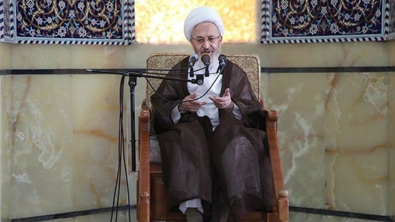 تعطیل کردن دروس در روزهای بین التعطیلین یک بدعت در حوزه شده است