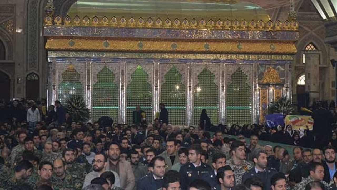آغاز رسمی چهلمین دهه فجر انقلاب اسلامی در حرم امام خمینی(ره)