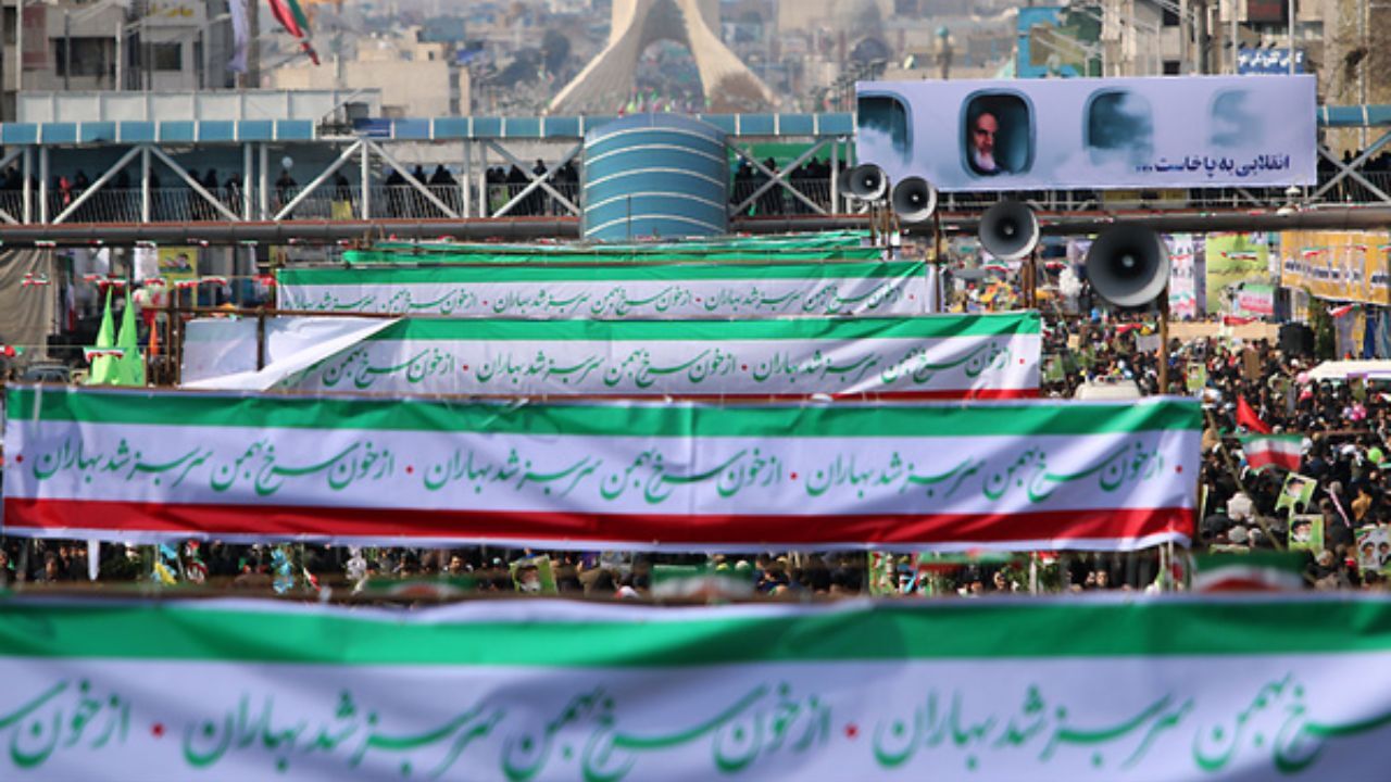 راهپیمایی روز 22 بهمن در کشور برگزار شد/ حضور 200 مهمان خارجی در راهپیمایی امروز/ 6500 خبرنگار داخلی و خارجی راهپیمایی 22 بهمن را پوشش خبری می‌دهند