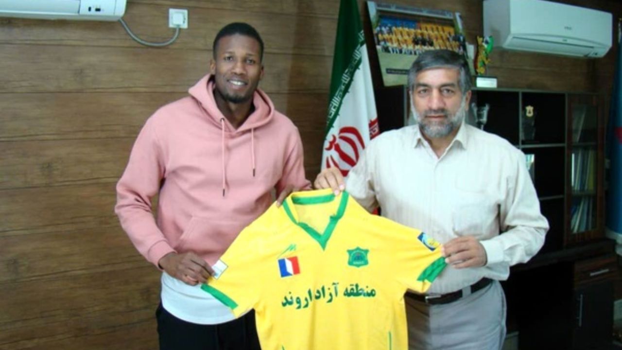 مهاجم سنگالی به صنعت نفت آبادان پیوست