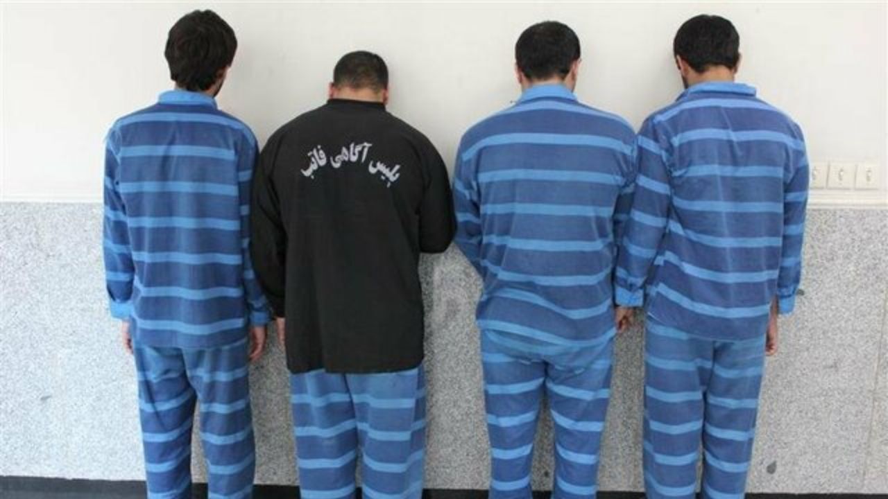رئیس تبهکاران وقت دستگیری خودکشی کرد