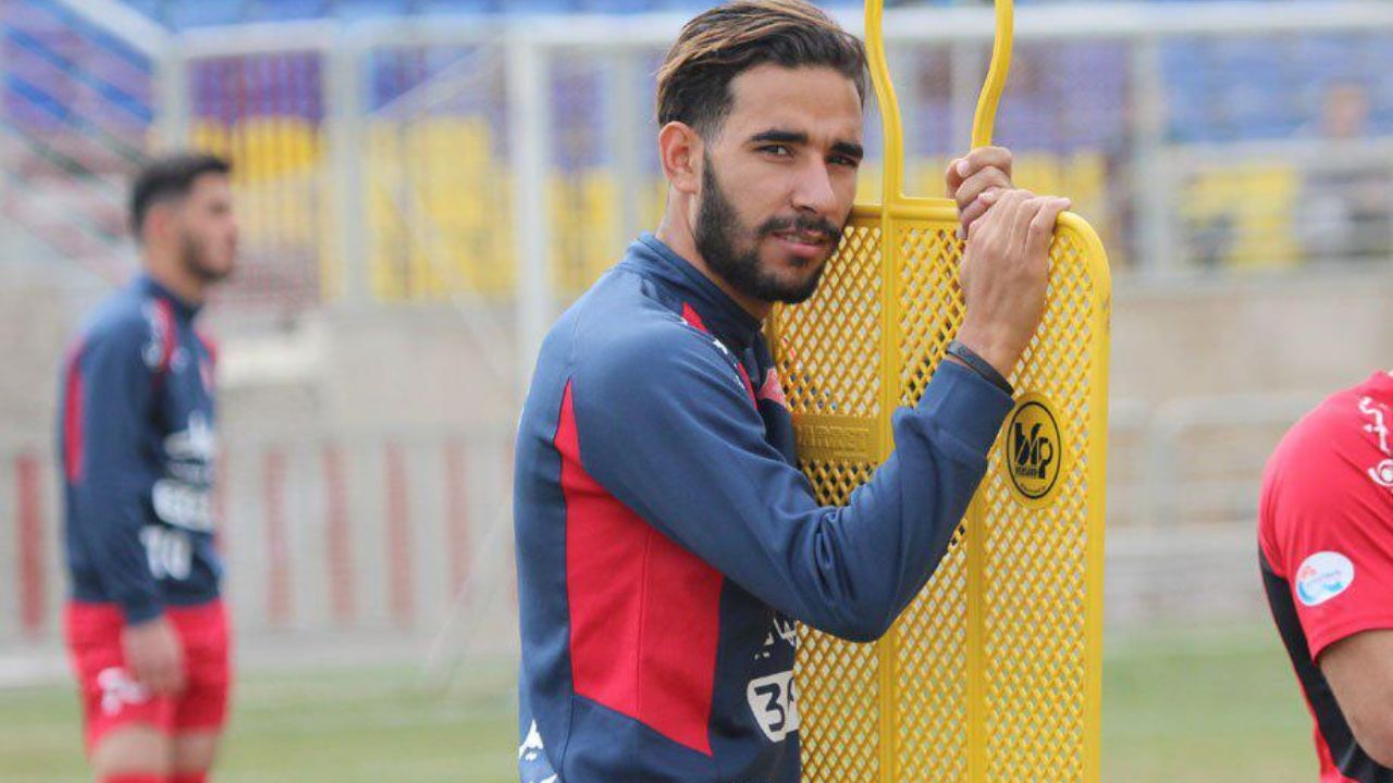 مهاجم پیشین پرسپولیس در انتظار تأیید علی کریمی