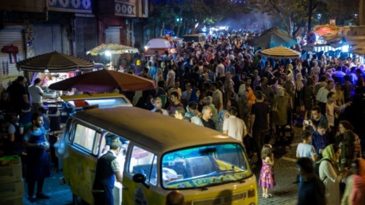 معرفی 5 خیابان پایتخت که بعد از 12 شب بیدارند