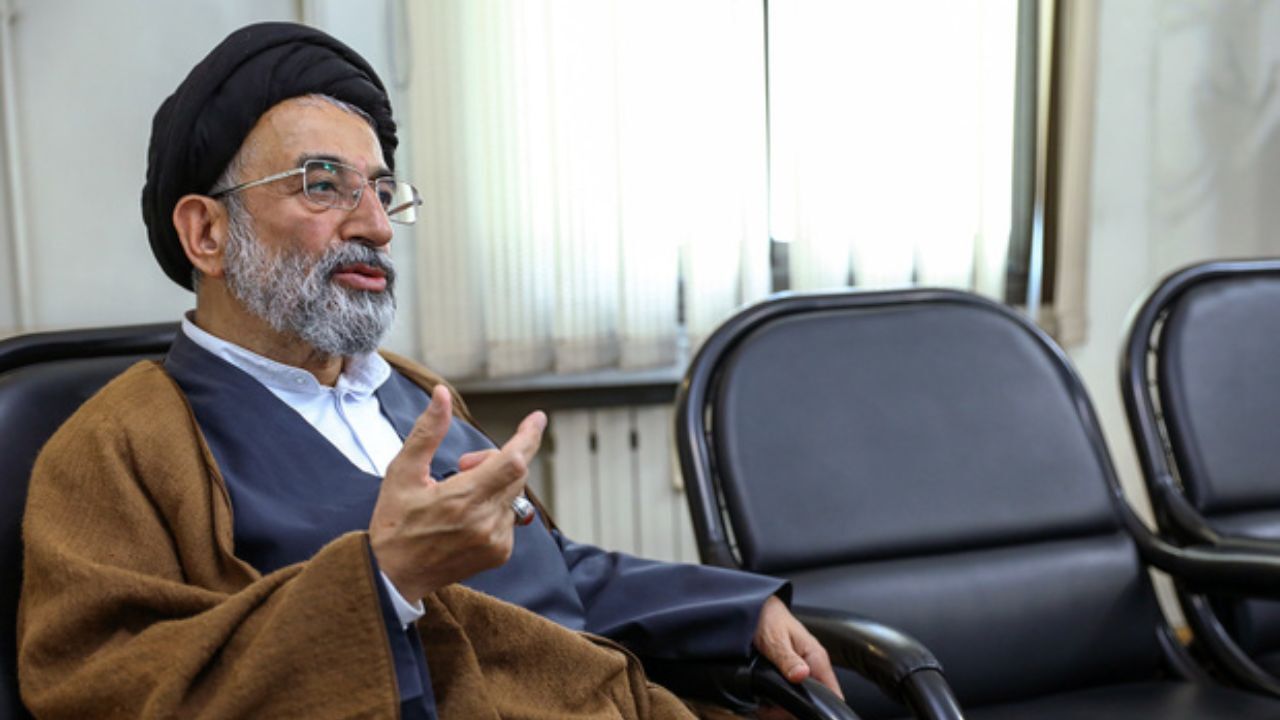 راه را برای گفت‌وگوی ملی باز کنیم/ سرکوب سلایق هیچ وقت مشکل را حل نکرده است/ اوایل انقلاب آزادی عمل بیشتری داشتیم/ عدم شفافیت و رانت زمینه‌ساز فساد است