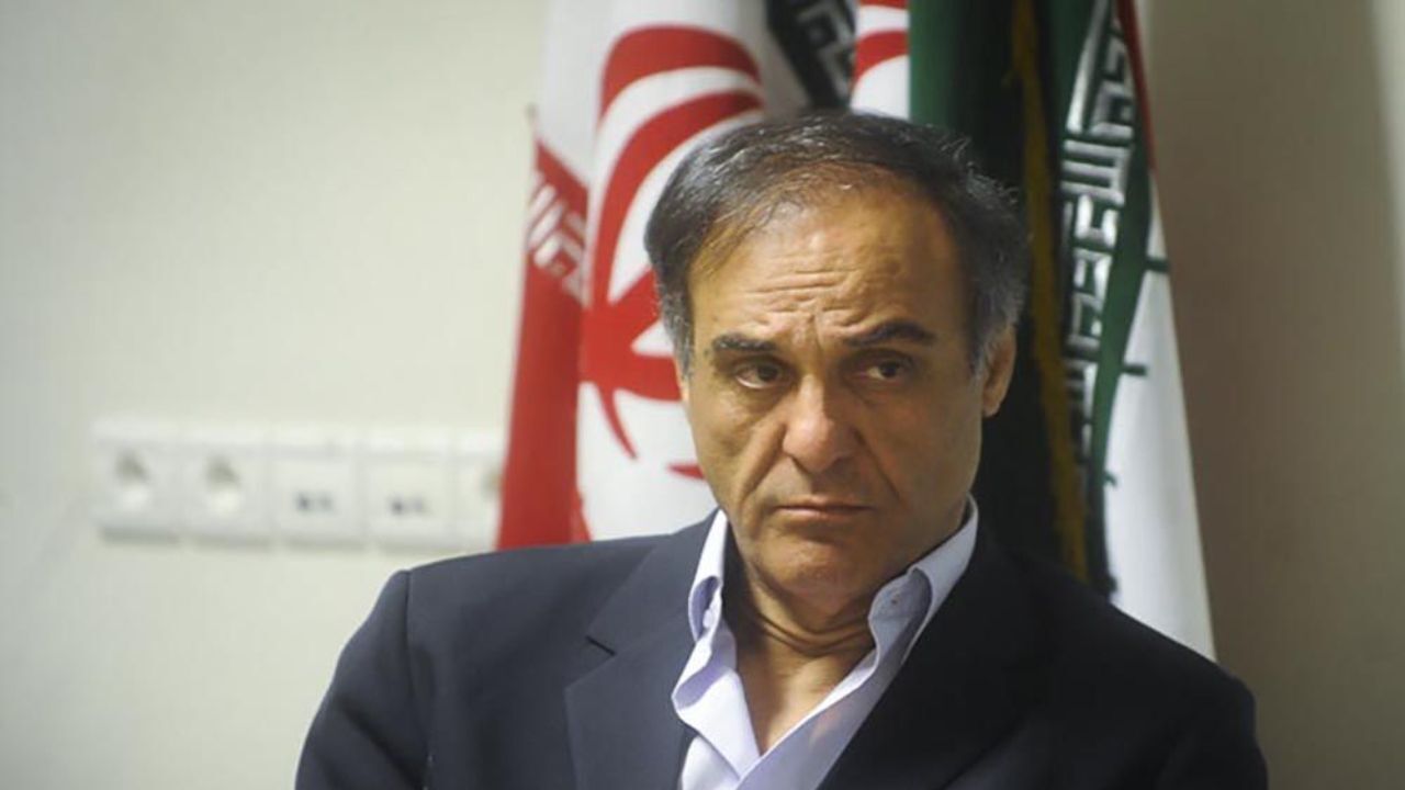 قطب‌الدین صادقی «طریقه حکومت گجرخان» را افتتاح می‌کند