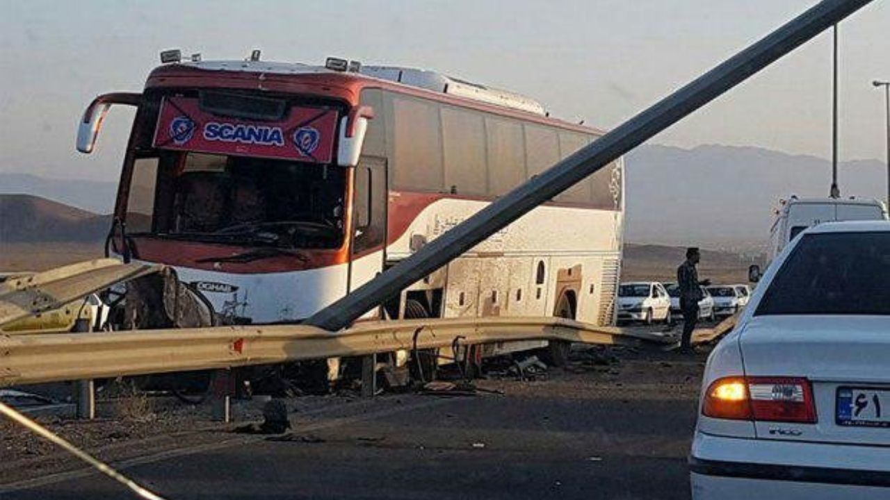 تصادف کشنده ماک با چند خودرو در محور جاجرود