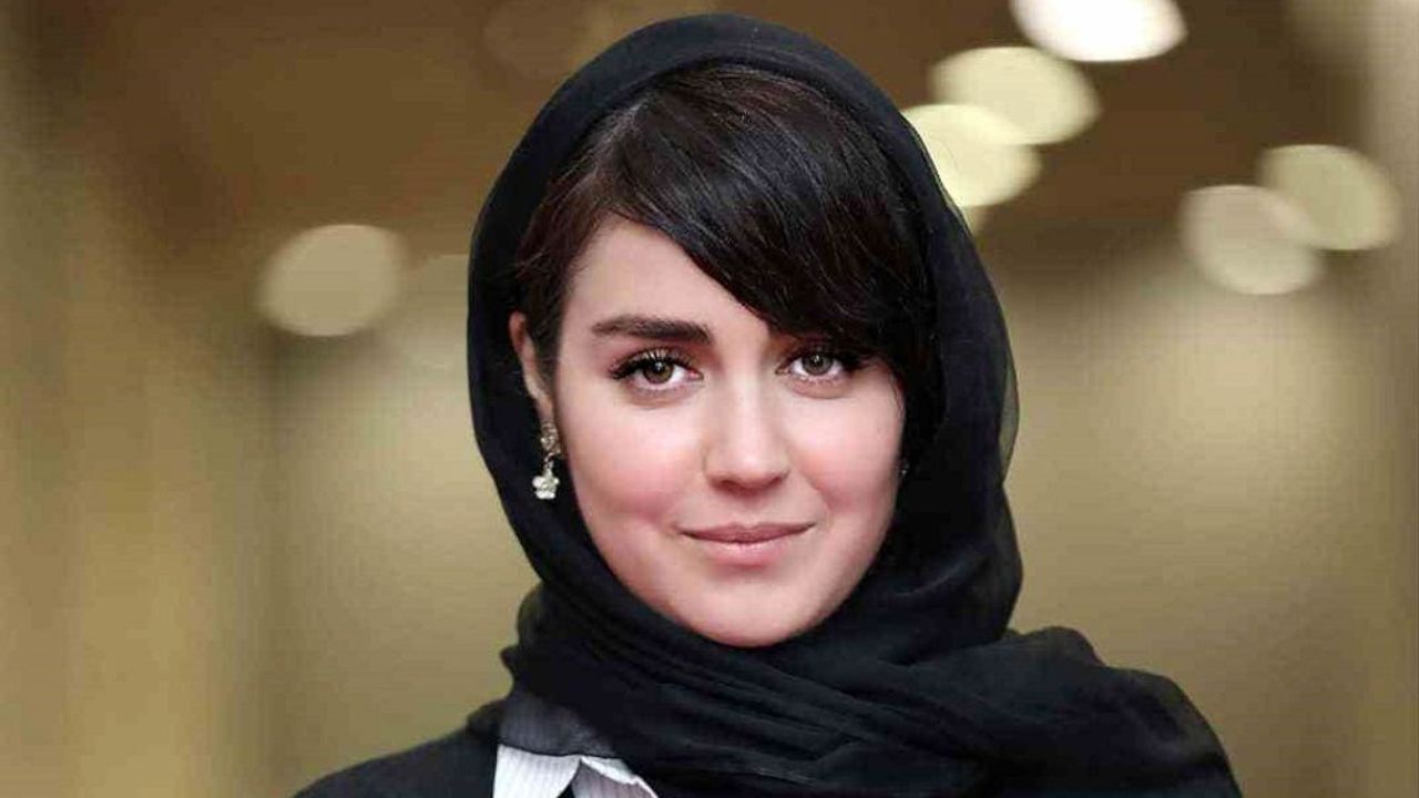 واکنش افسانه پاکرو درباره سیگار کشیدنش / عکس