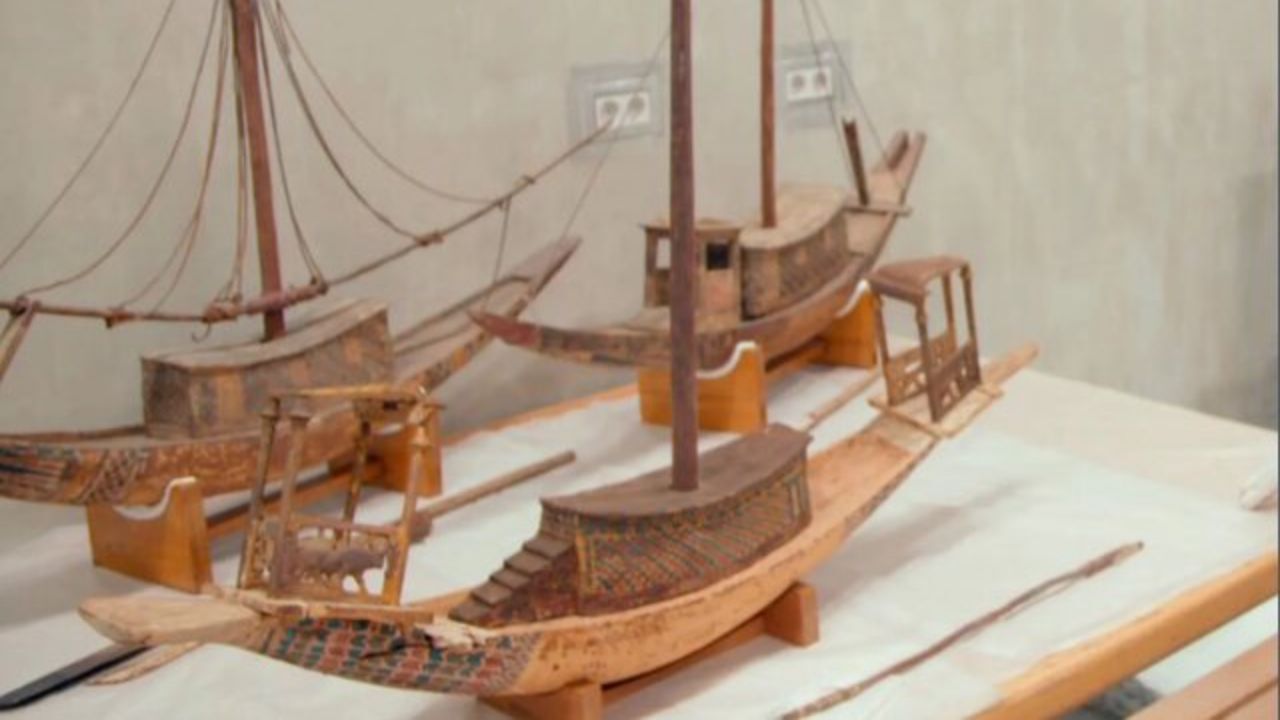 کشف اثری دیگر از آثار مقبره فرعون طلایی