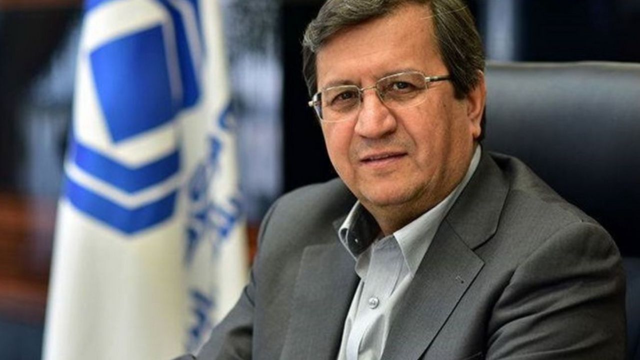 همتی از بخش‌های ارزی ریالی بانک مرکزی بازدید کرد