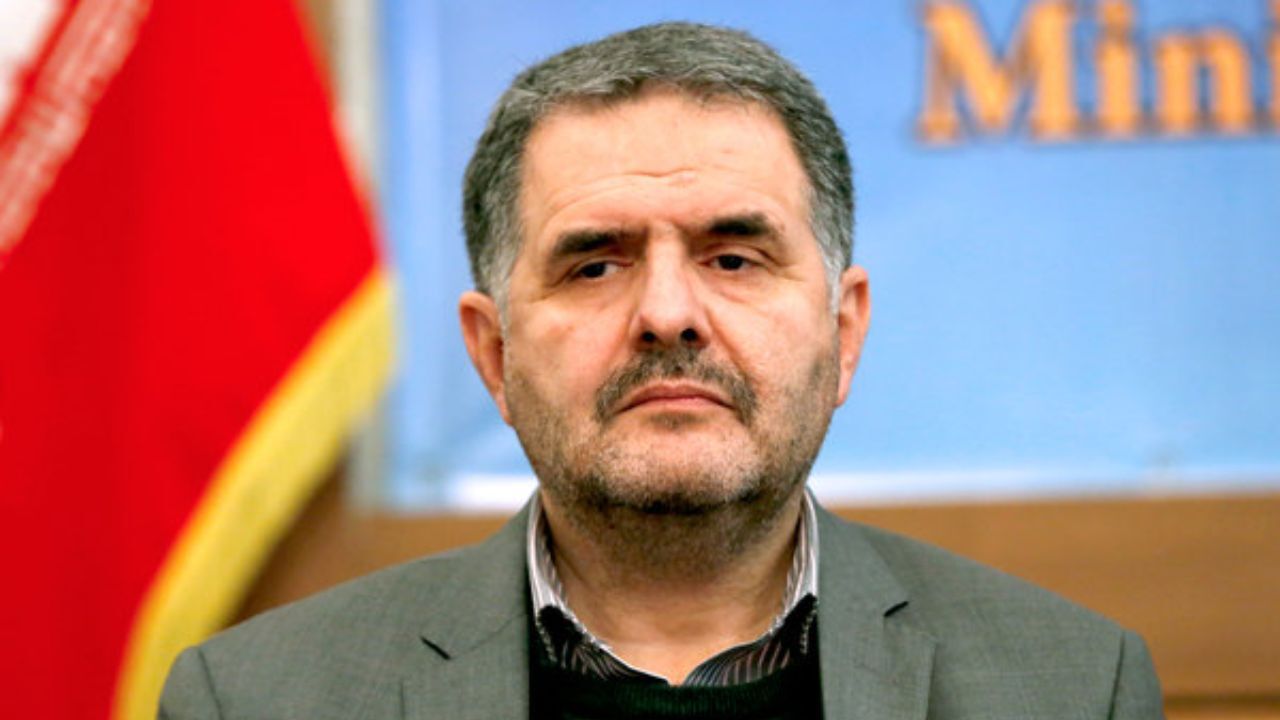 ایجاد دوقطبی سپاه و دولت به هیچ عنوان به حل مشکل مردم سیل‌زده کمک نمی‌کند و برنده‌ای ندارد/ مدیریت بحران نمی‌تواند تابع کنش‌های سیاسی باشد/ بحران فرصتی نیست که ما بخواهیم خودنمایی کنیم/ از آب گل‌آلود سیل کسب نفع سیاسی اقدامی ضد ملی است/ هر جریانی به دنبال