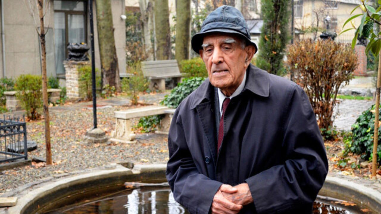 حال احمد اقتداری بهتر است