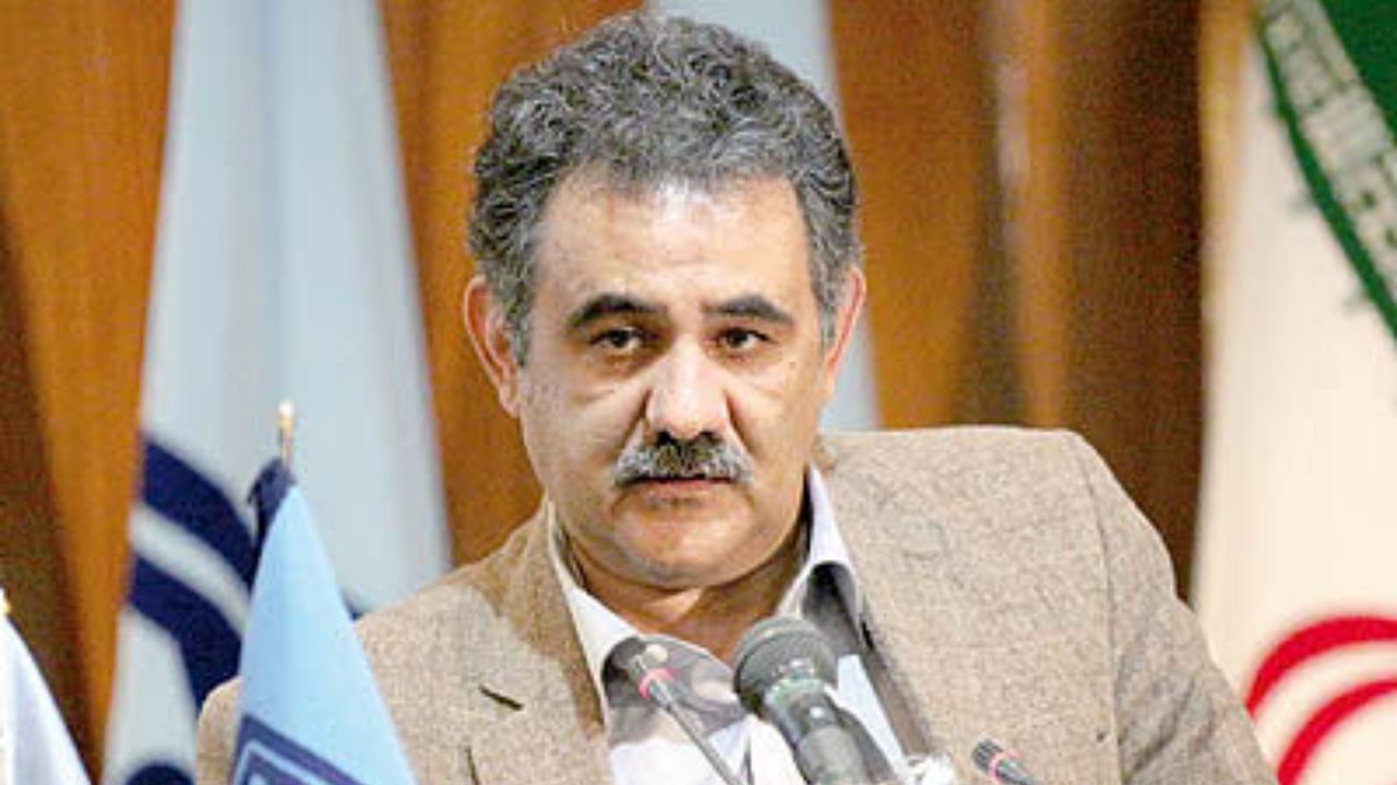 انتقال و هدایت نقدینگی در اختیار بانک مرکزی نیست/ تعیین تعداد بانک و شعب مبنای علمی ندارد/ ادغام بانک‌های نظامی پوششی برای مشکلات است