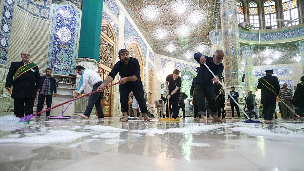 مسجد مقدس جمکران غبارروبی شد + ویدئو