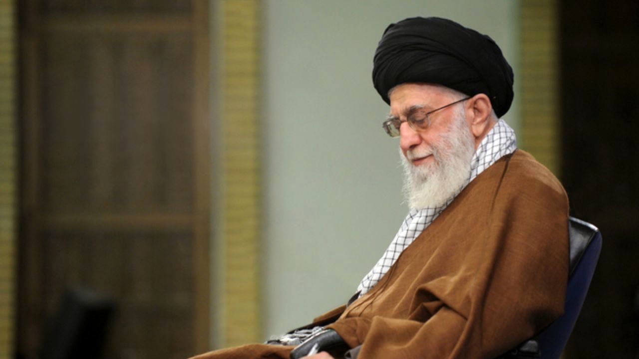 پاسخ رهبر انقلاب به سوالی درباره «دف زدن در جشن‌ها»