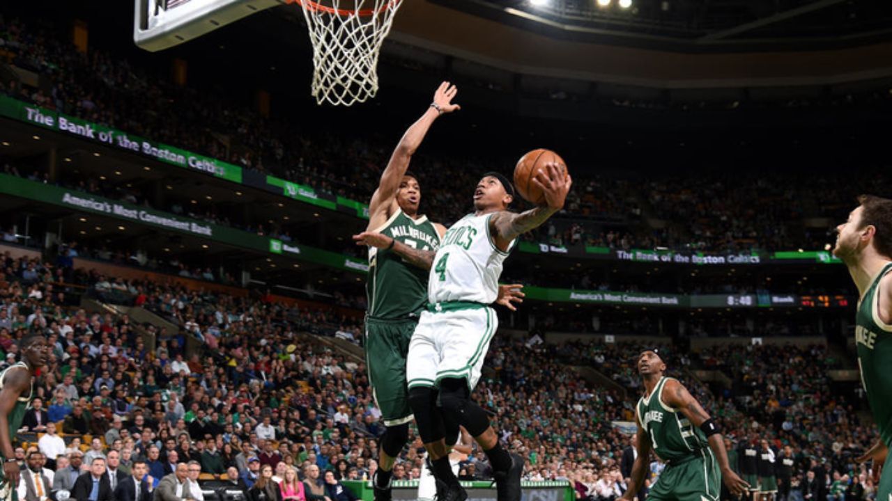 پلی‌آف NBA/ میلواکی نیمی از راه فینال را پیمود