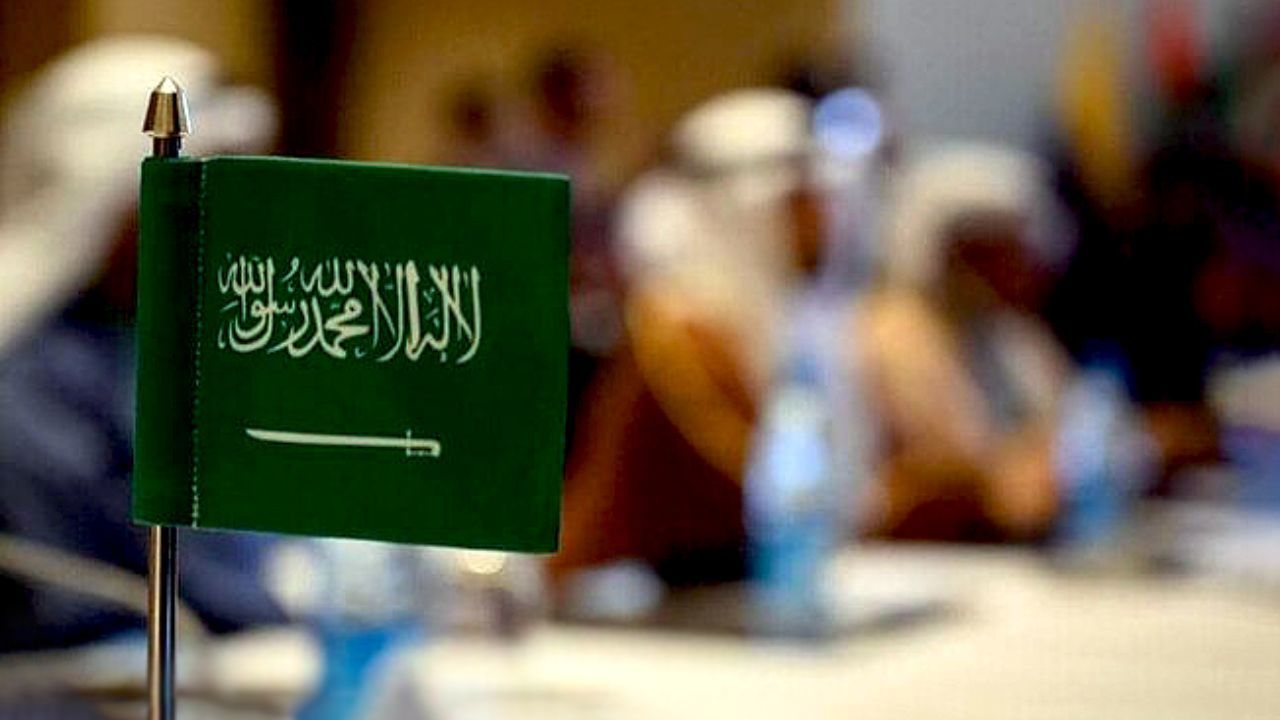 ملک سلمان خواستار برگزاری دو نشست فوق‌العاده در مکه شد
