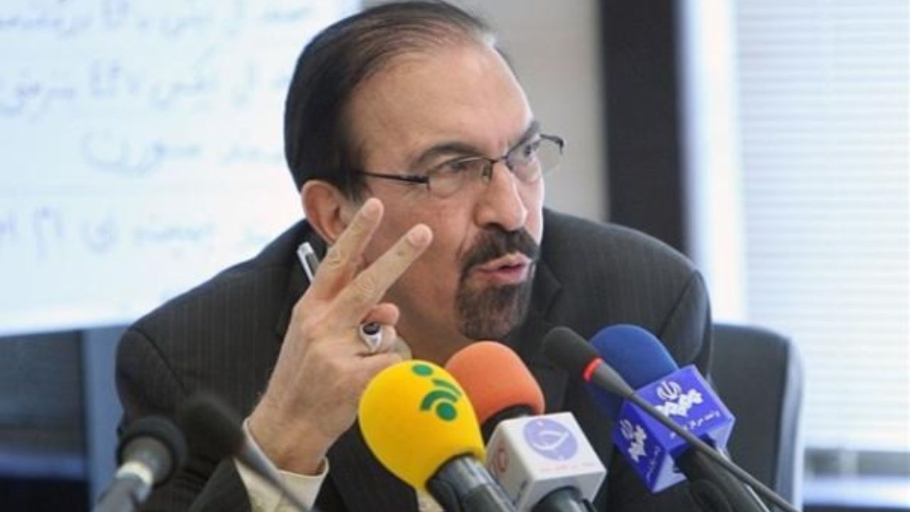 دولت باید سهام خود را در خودروسازی واگذار کند