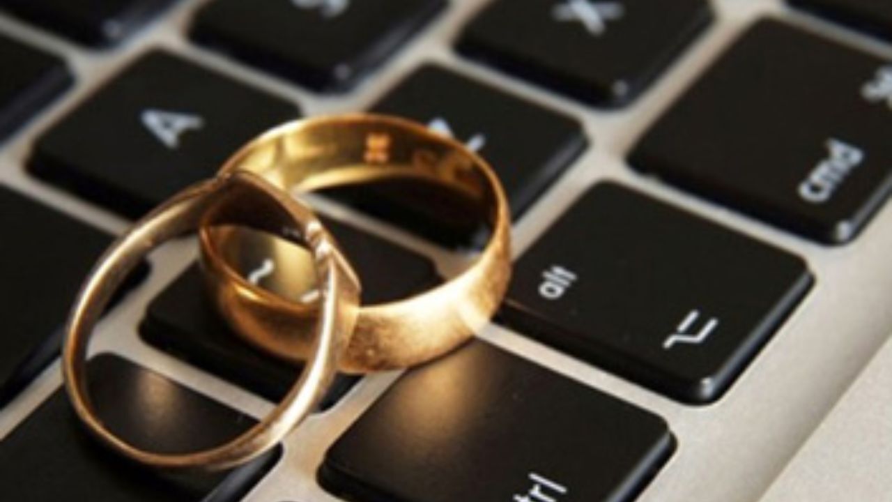 پلیس فتا سازوکاری برای کنترل سایت‌های همسریابی طراحی کند