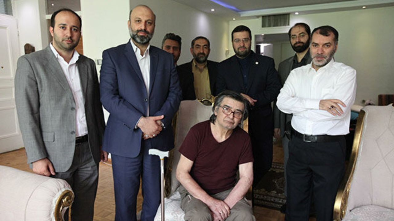 مدیران رسانه ملی به دیدار رضا رویگری رفتند