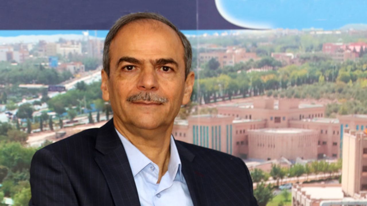 دولت‌های رانتیر در هیچ کشوری کارآمدی ندارند/ در طول تاریخ هیچ گاه اعانه بگیر و یارانه بگیر نبودیم/ استفاده از دیپلماسی اقتصادی تنها راه‌حل موجود است