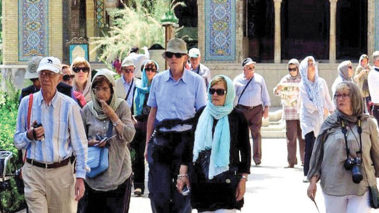 دیدن حرم امام خمینی بسیار جذاب بود/ ایران کشوری با دو معماری سنتی و مدرن است/ ترکیب مزه‌های شور و شیرین در غذاهای ایرانی جذاب است