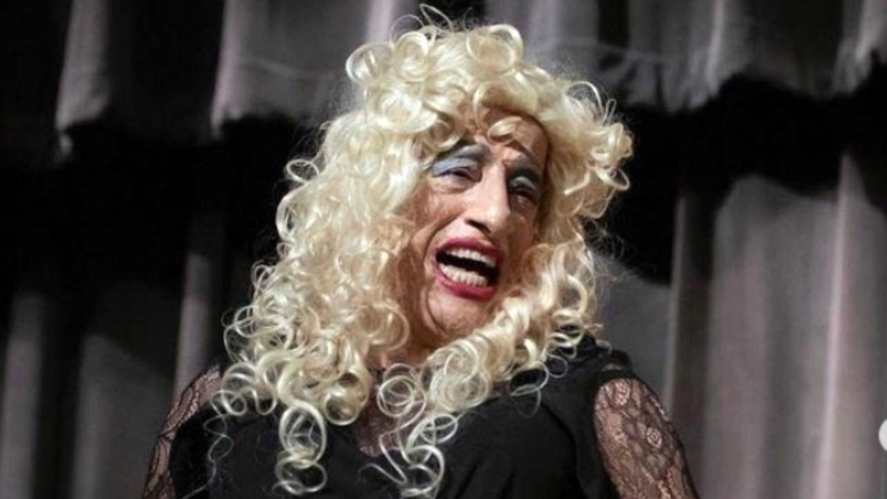 «علیرضا خمسه» با پوششی زنانه در آمریکا