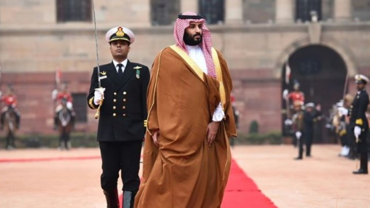 یک استاد دانشگاه در عربستان به دلیل انتقاد از بن‌سلمان اخراج شد