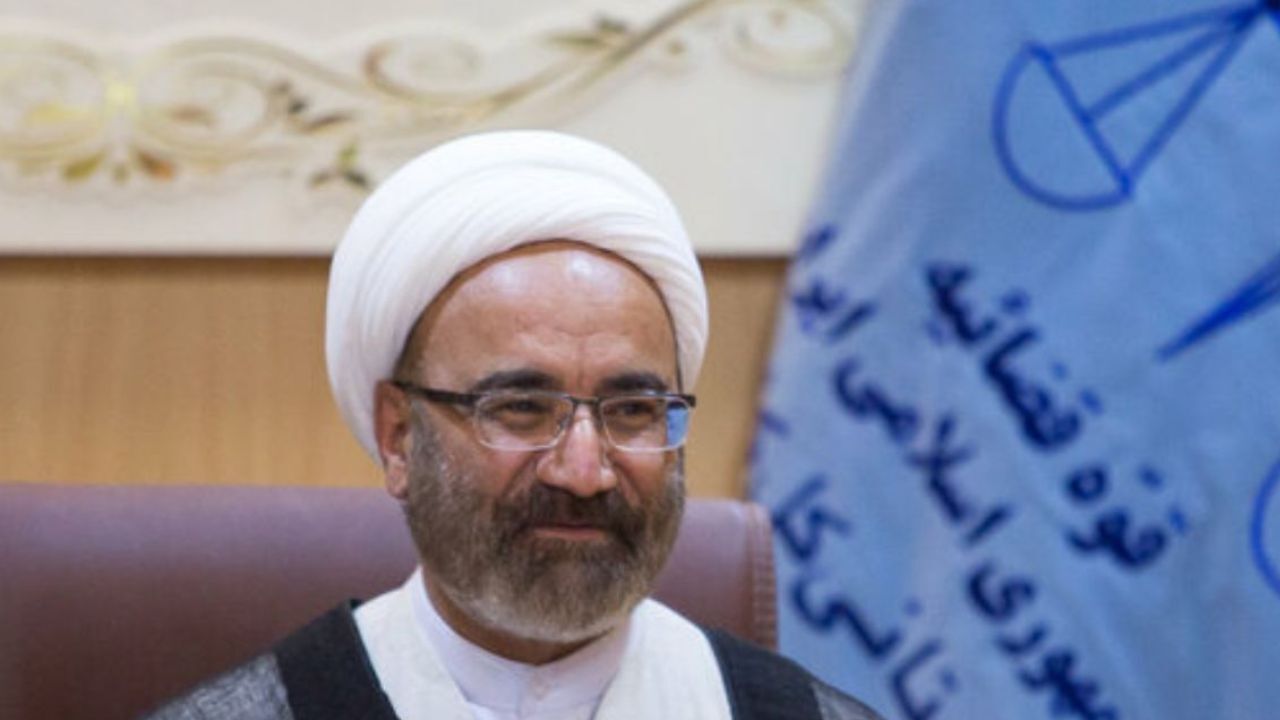 با حذف آزمون وکالت مخالفیم/ راضی نیستیم رسانه ملی مطالبی منتشر کند که وکیل تحقیر شود