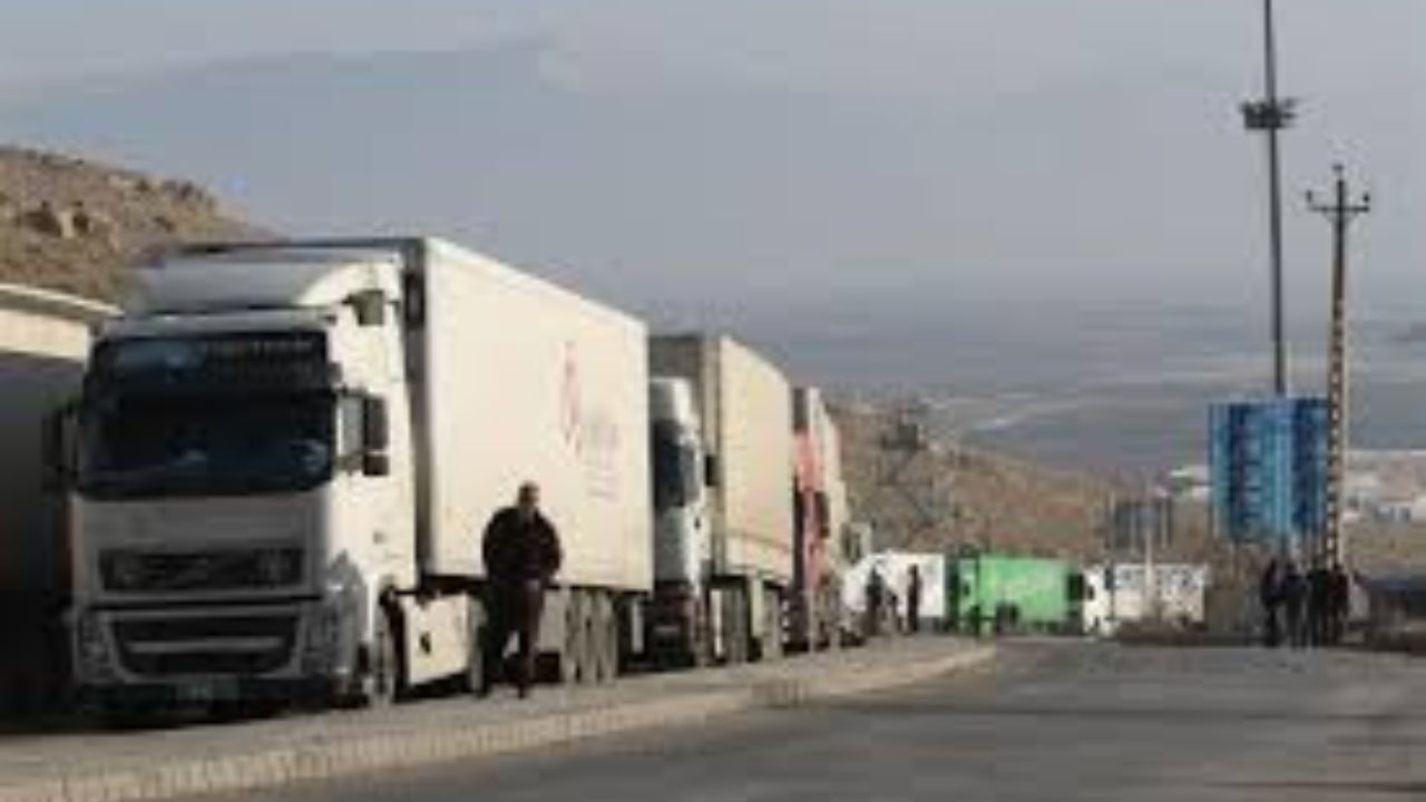 دستگیری 300 تبعه بیگانه در داخل کامیون‌های ترانزیت