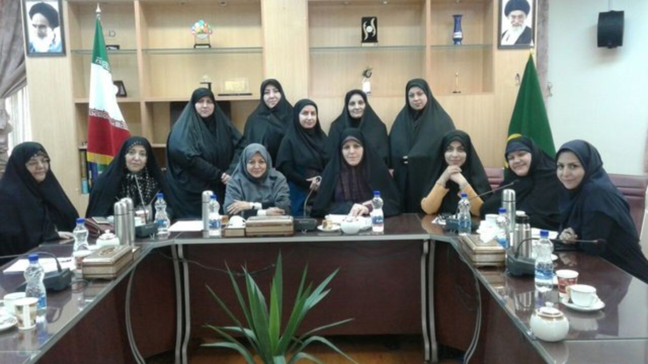 نخستین جلسه کمیته بانوان خانه احزاب برگزار شد