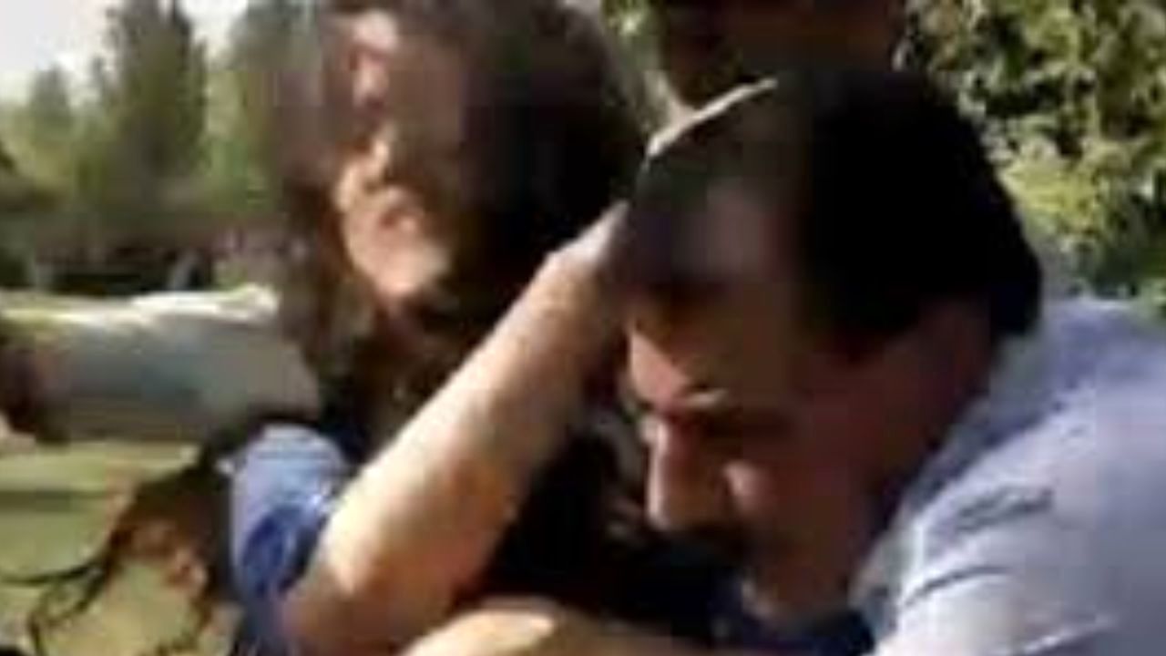 ماجرای رفتار خشونت‌آمیز پلیس با یک دختر چه بود؟/ رئیس پلیس پایتخت: ماموران متخلف بازداشت و عزل شدند/ سلحشوری: این کارها به اسم امر به معروف و نهی از منکر انجام می‌شود/ طرح سوال از وزیر کشور برای توضیح درباره علت برخورد خشن نیروی انتظامی با دختر جوان