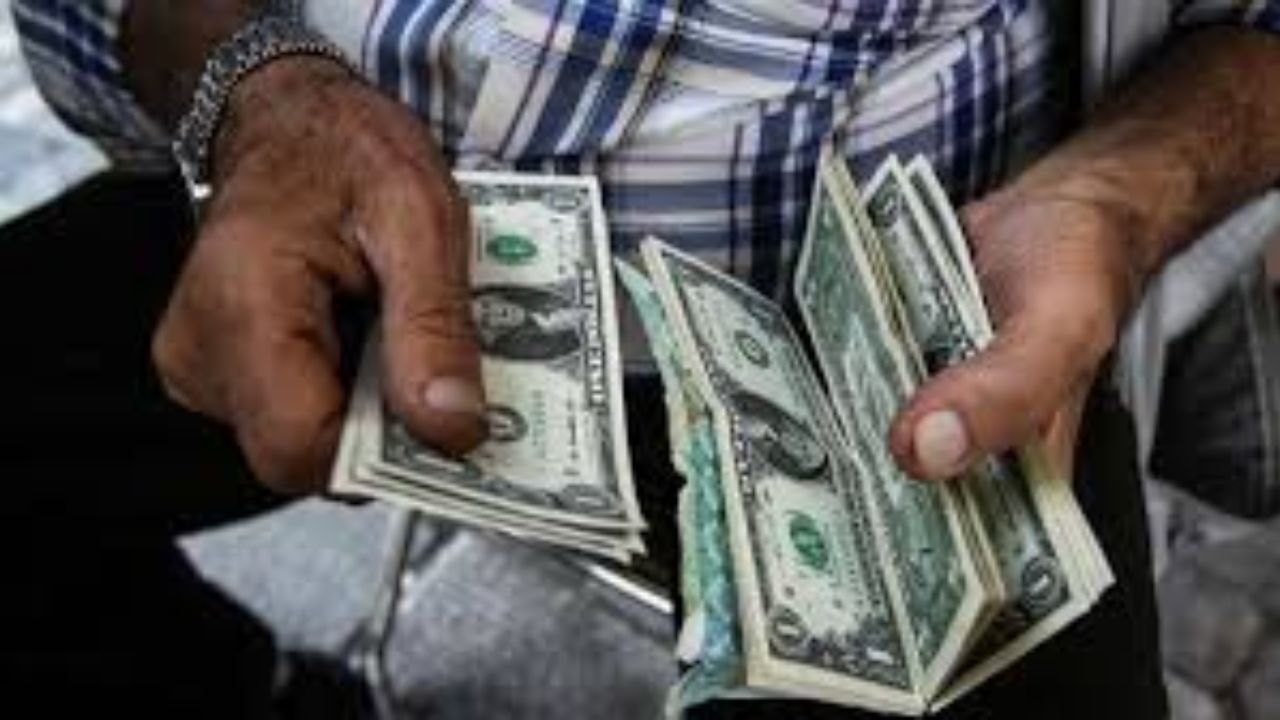 خریداران دلار در ترکیه باید مالیات بدهند