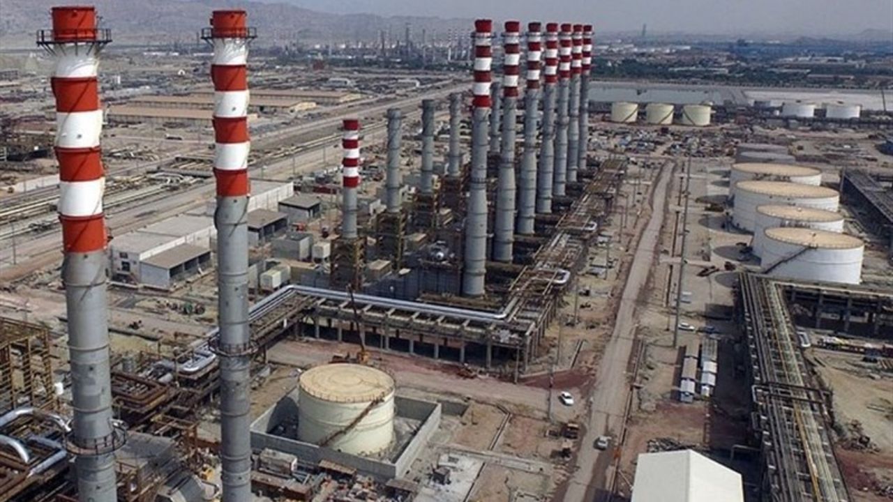 توسعه پالایشگاه ستاره خلیج فارس قربانی طرح«سیراف» می شود؟