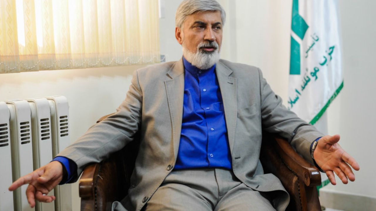 برنامه‌ احمدی‌نژادی‌ها برای حضور در انتخابات مجلس چیست؟/ اصلاح‌طلبان می‌خواهند در انتخابات آینده بیشتر روی خانم‌ها کار کنند/ اجازه ندهیم عملکرد دولت عاملی برای قهر با صندوق‌های رای شود/ پای آقازاده‌ها به لیست اصلاح‌طلبان باز می‌شود؟
