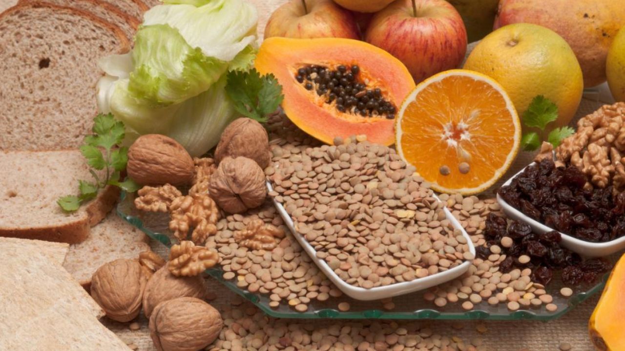 غذاهای پرفیبر؛ راز طول عمر و پیری سالم