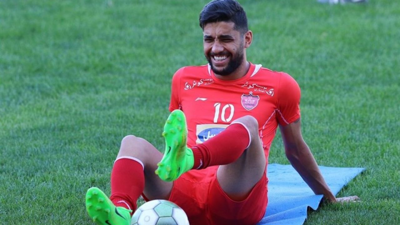 شریفی از جمع بازیکنان پرسپولیس جدا شد