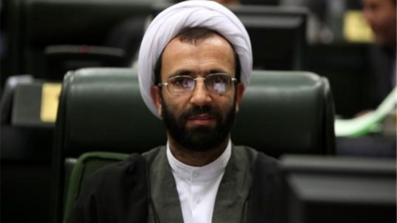 تفاوت حقوق بیش از 20 برابری معاون وزیر با برخی معلمان