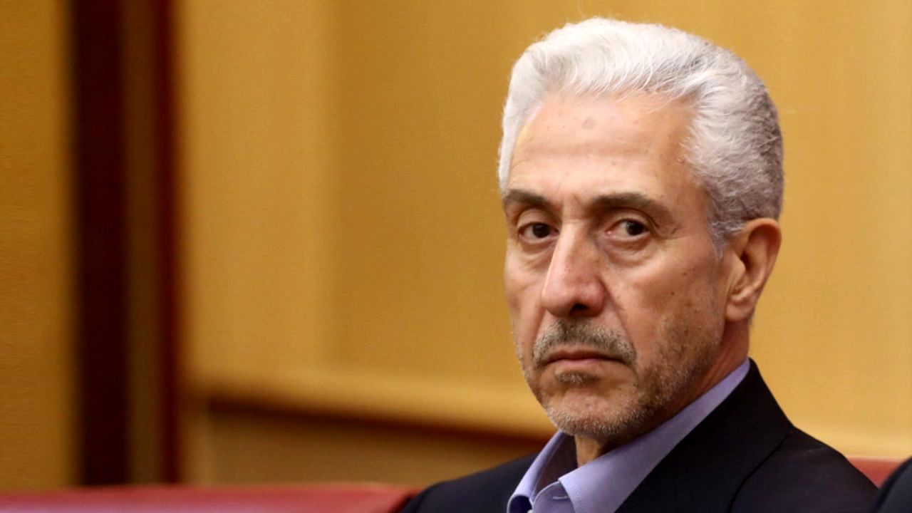 فارغ‌التحصیلان متقاضی خروج از کشور باید هزینه بپردازند