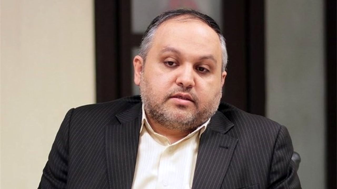 سایه سیاست بر بازار سرمایه سنگینی می‌کند/ تنها 7 درصد از تامین مالی اقتصاد ایران از سوی بورس است/ روزانه رقمی حدود 900 هزار میلیارد تومان ارزش بازار بورس و فرابورس است