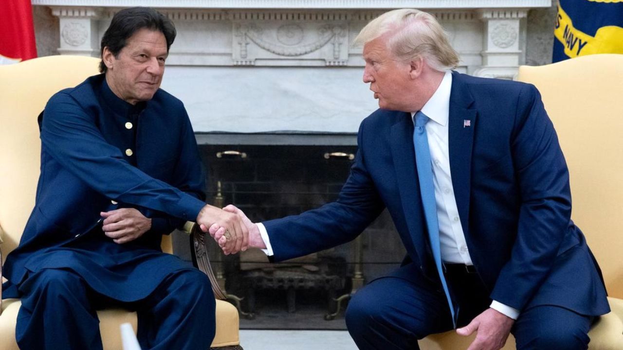هدیه عجیب ترامپ به عمران‌خان + عکس
