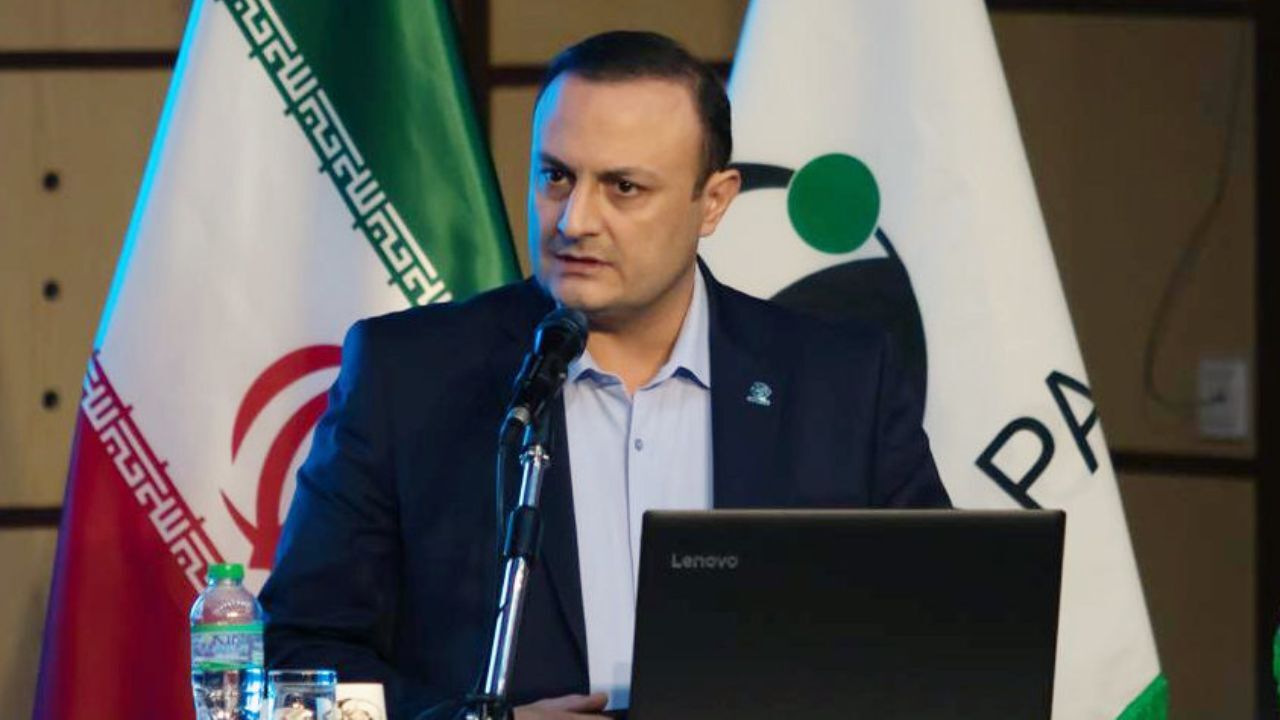 شب عید 4 هزار میلیارد تومان تسهیلات 24 درصدی دادند/ امروز 35 قطعه «های‌تک» را داخلی‌سازی کردیم/ وقتی رئیس‌جمهور بگوید پراید کیلویی چند؟ وضعیت خودرو اینگونه می‌‌شود