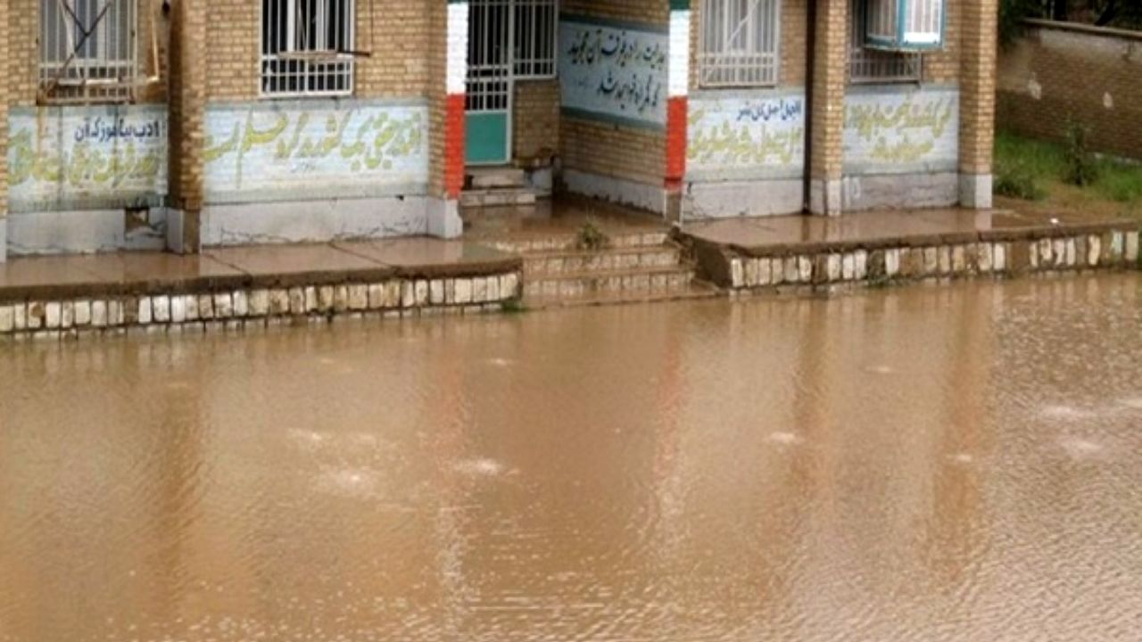 مدارس سیل زده برای سال تحصیلی جدید آماده نمی‌شوند